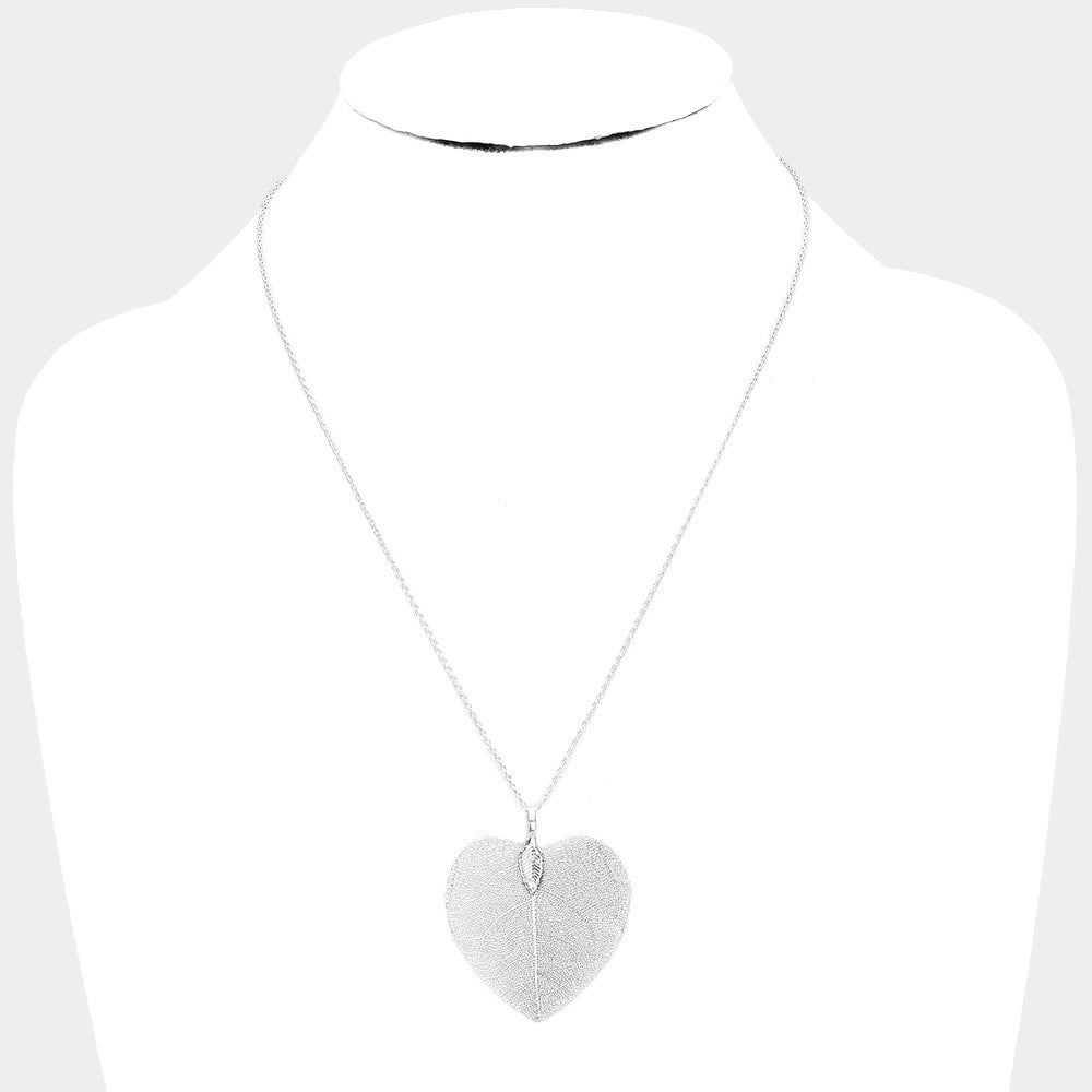 Pendant  necklaces