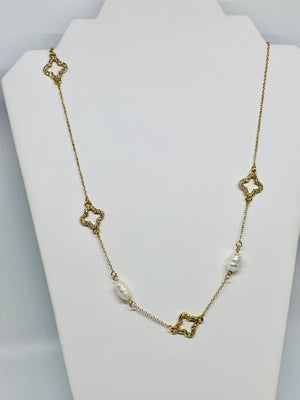 Clover style necklaces