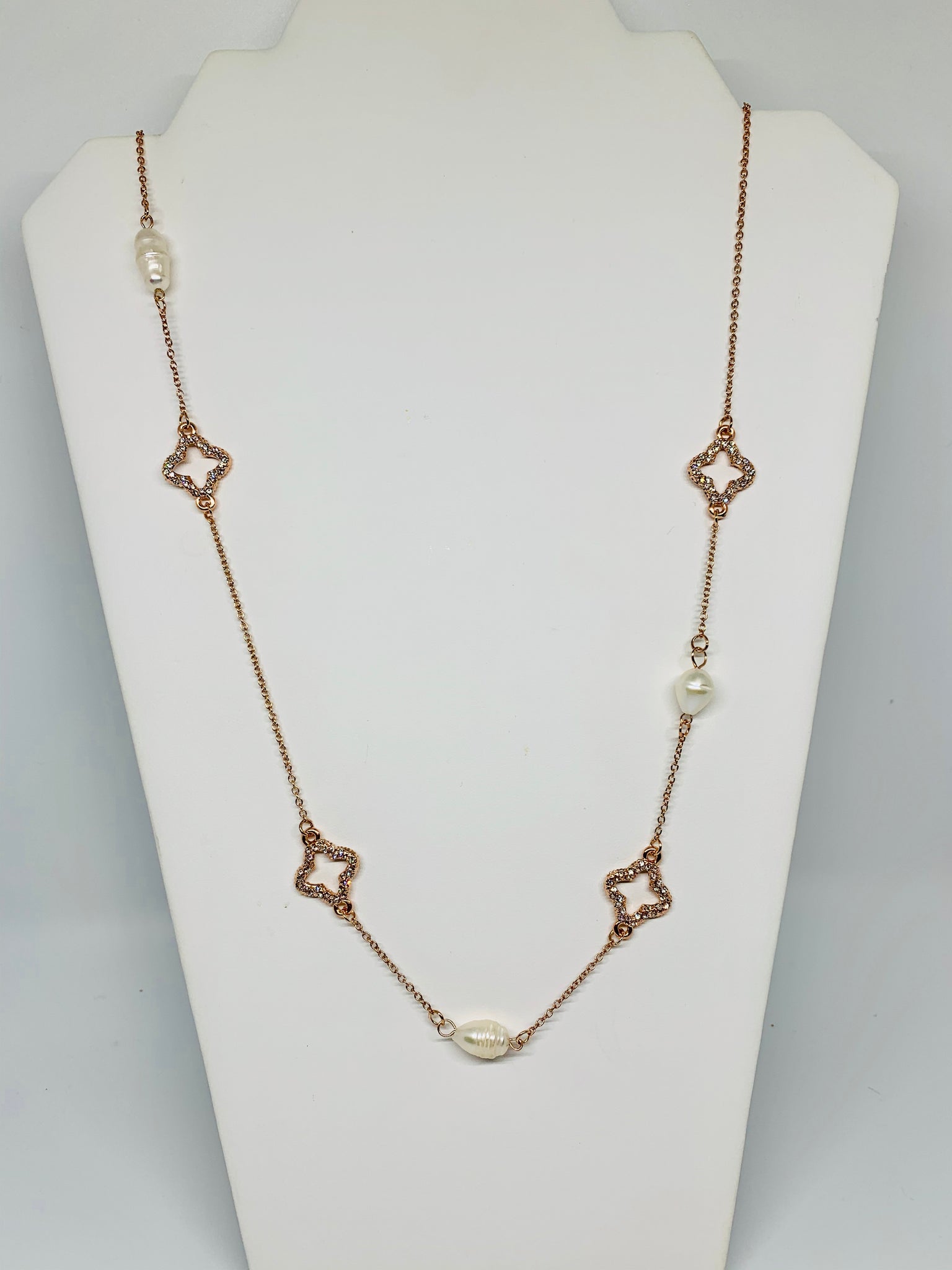 Clover style necklaces